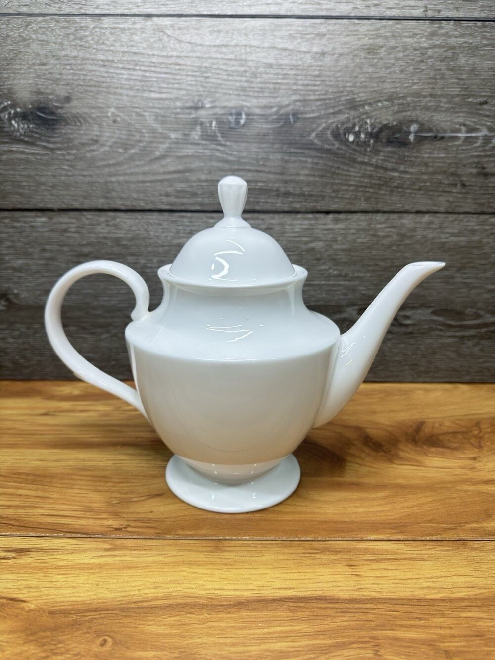 Lenox Classic White Fine Bone China Teapot Coffee Pot Made in USA Mint
